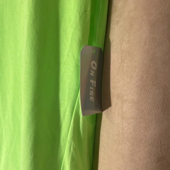 Yellow green T-shirt with black lettering - Picture 3 of 5